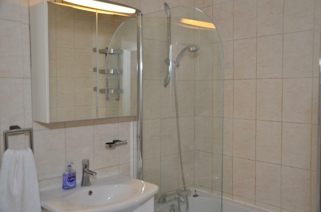 Croydon Apartment With Parking Londres Extérieur photo
